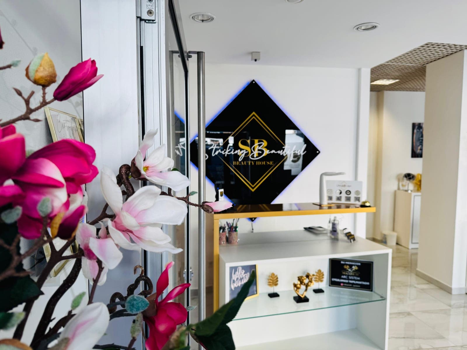 Empfangsbereich von Striking Beautiful, Beauty House in Esslingen-Mettingen