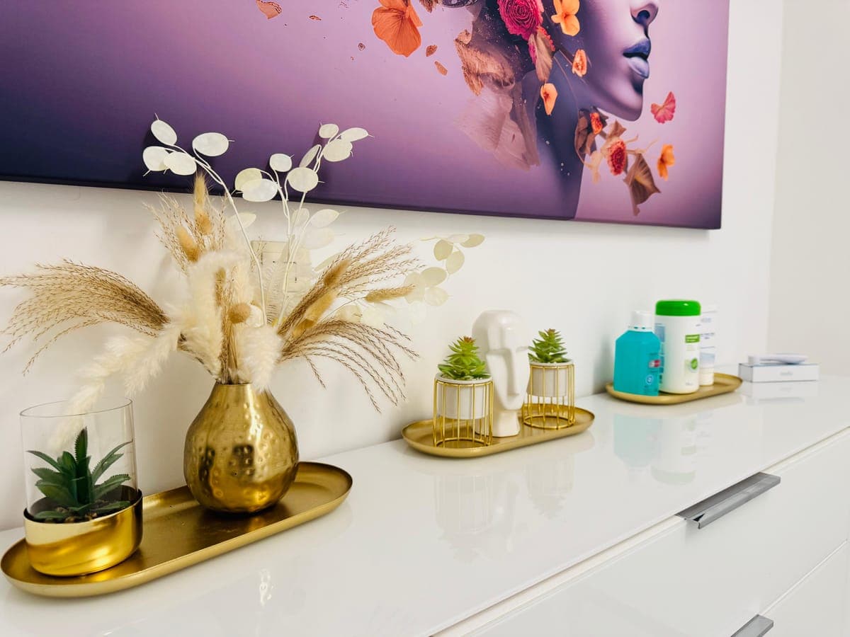 Aquafacial-Gesichtsbehandlung - Impression 2 aus dem Striking Beautiful Studio